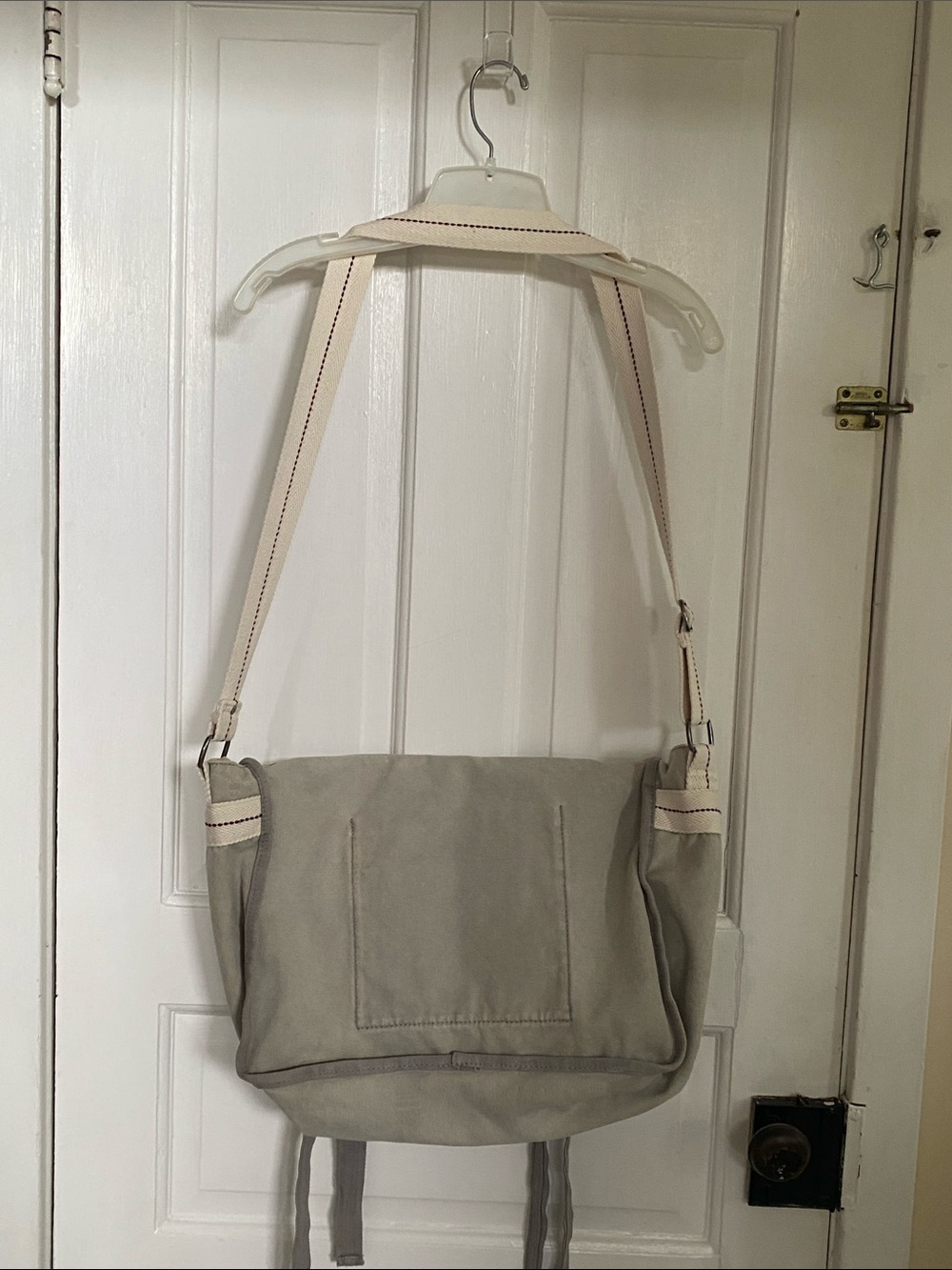 Hollister Vintage YK2 Neutral Grey Canvas Messenger Bag with Adjustable Strap - Picture 3 of 16